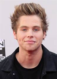 Artist Luke Hemmings